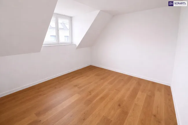 Stilvolle Dachgeschoss-Maisonettewohnung mit 2 Schlafzimmern und 2 Bädern im rundum sanierten Haus – effiziente Luftwärmepumpe & Klimaanlage – überzeugen Sie sich bei einer Besichtigung - Bild