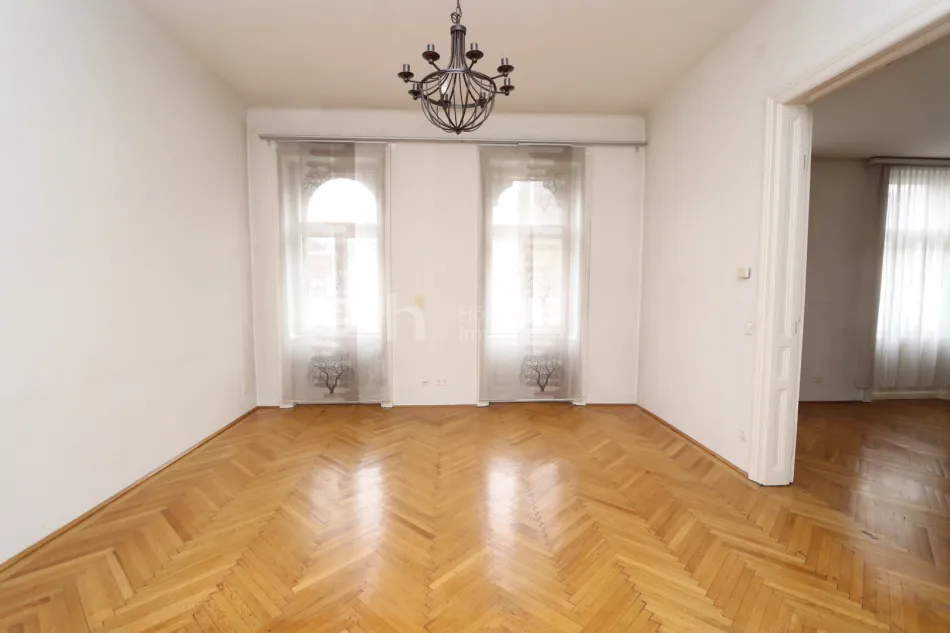 Zwei Häuser, ein Ensemble | Altbau mit Lift und Innenhöfen im Fünfzehnten - Titelbild