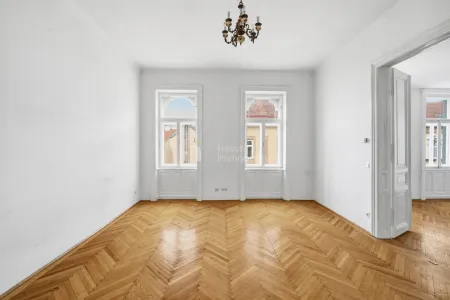 Zwei Häuser, ein Ensemble | Altbau mit Lift und Innenhöfen im Fünfzehnten