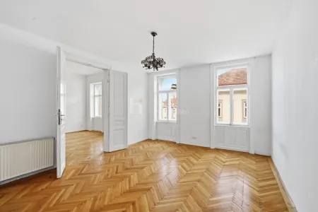 Zwei Häuser, ein Ensemble | Altbau mit Lift und Innenhöfen im Fünfzehnten