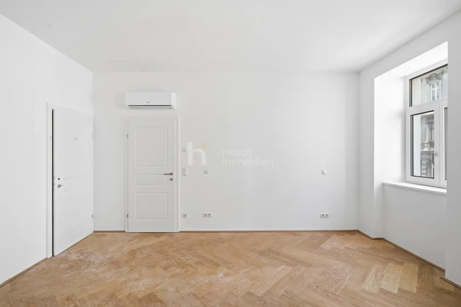Erstbezug am Augarten | Gründerzeit-Charakter, neues Dachgeschoss und Lift - Bild