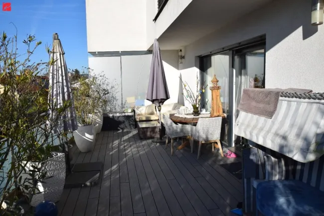 ​Architektonisches Statement am Waldrand: Luxus, Natur & Smarthome - Titelbild