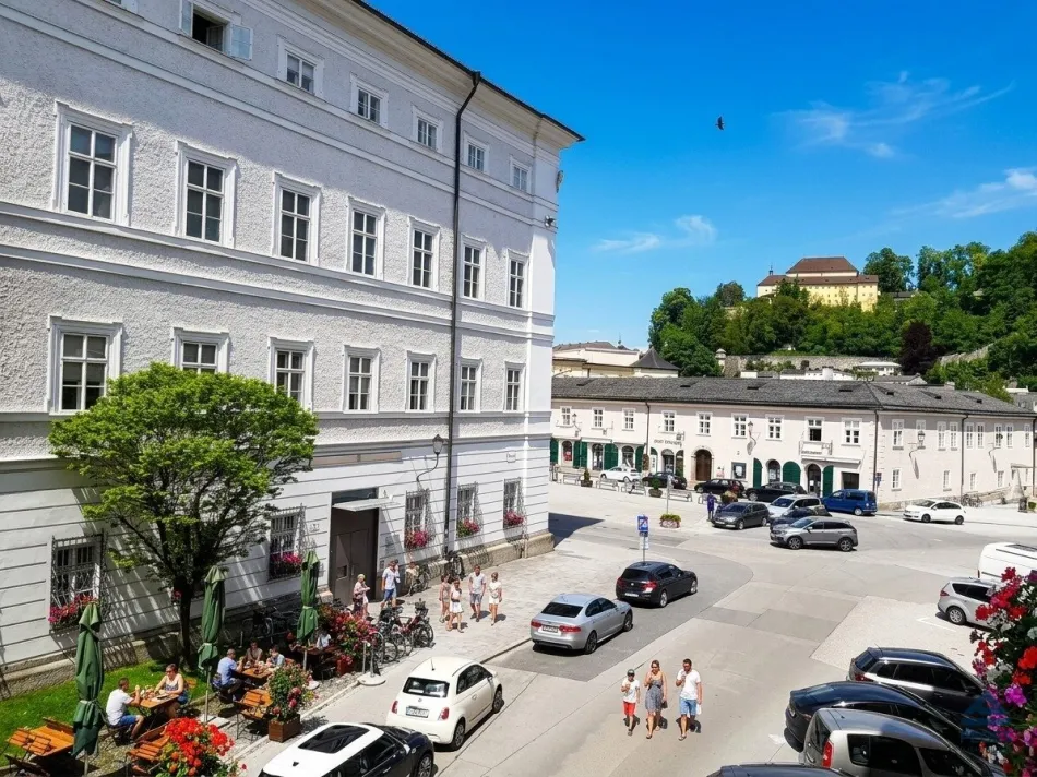 Ankommen und Wohnen: Möblierte 2-Zimmer-Wohnung in Altstadt-Lage - Titelbild