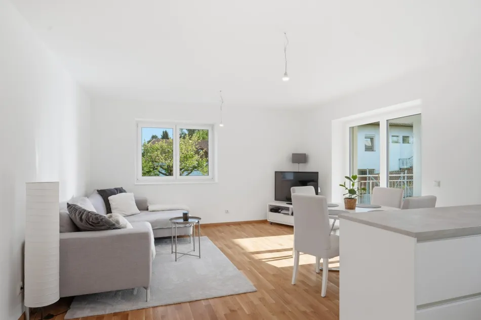 Großzügige 3-Zimmer-Gartenwohnung mit Terrasse für höchste Wohnqualität - Bild