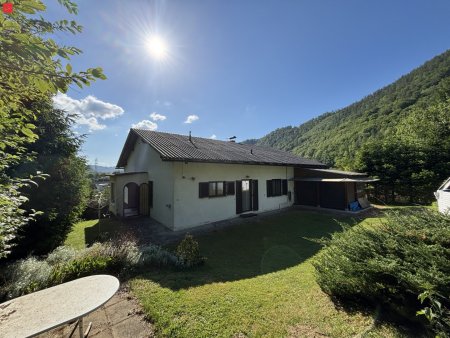 Sanierungsbedürftiges Haus mit Traumaussicht