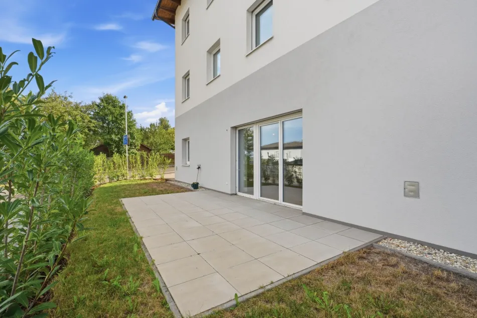 2-Zimmer-Gartenwohnung mit Terrasse und großem Bad in Reichenau - Titelbild