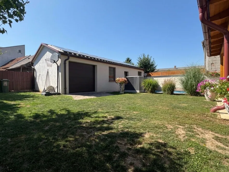 GEBAUT ZUM WOHNEN. GEMACHT ZUM LEBEN. | 180 m² WF | Pool | PV | Wärmepumpe - Bild