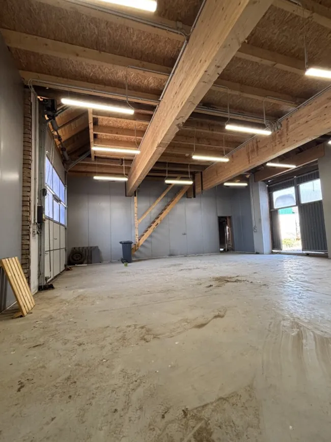 100m² Halle Nahe Laa/Thaya mit renovierungsbedürftigem Bauernhaus - für nur 129.000 - Titelbild