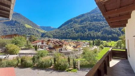 unverbauter Panoramablick in Richtung Radurschltal