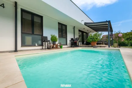 Gartenwohnung mit Pool