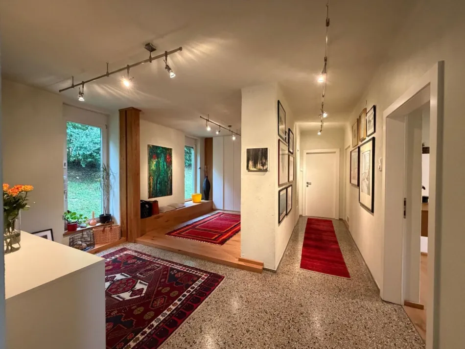 Großzügig wohnen in sonniger Aussichtslage – modernisiertes Haus mit ca. 225 m² Wohnfläche - Bild