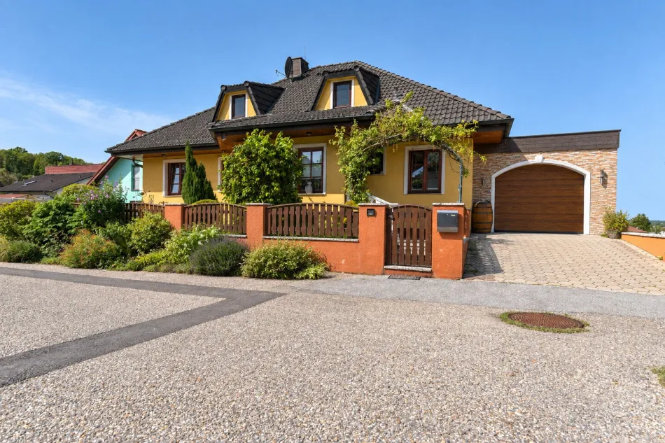 ALL INCLUSIVE - Viel Platz, Swimming Pool, Ruhelage und vieles mehr! - Traumhaus in Enzersdorf an der Fischa - Titelbild