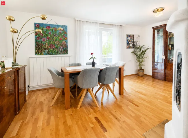 Stilvolles Wohnen in idyllischer Ruhelage – Büro, Wellness & Sonnenterrasse - Titelbild