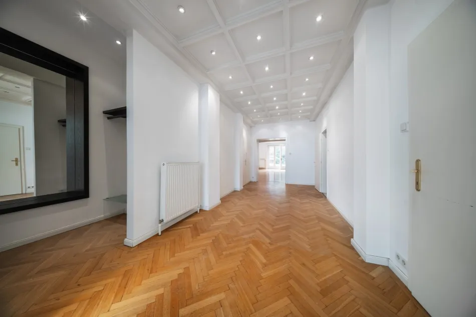 TRAUMHAFTE 5 ZIMMER WOHNUNG IM COTTAGE VIERTEL MIT GARTEN + STELLPLATZ - Bild