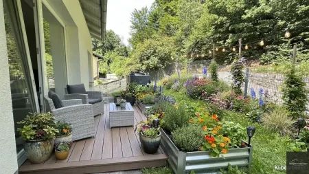 Charmantes Einfamilienhaus mit Terrasse, Balkon & Garage