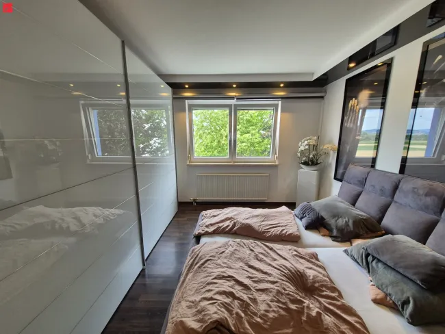 Urbanes Design & Komfort: 3-Zimmer-Wohnung mit Loggia - Bild