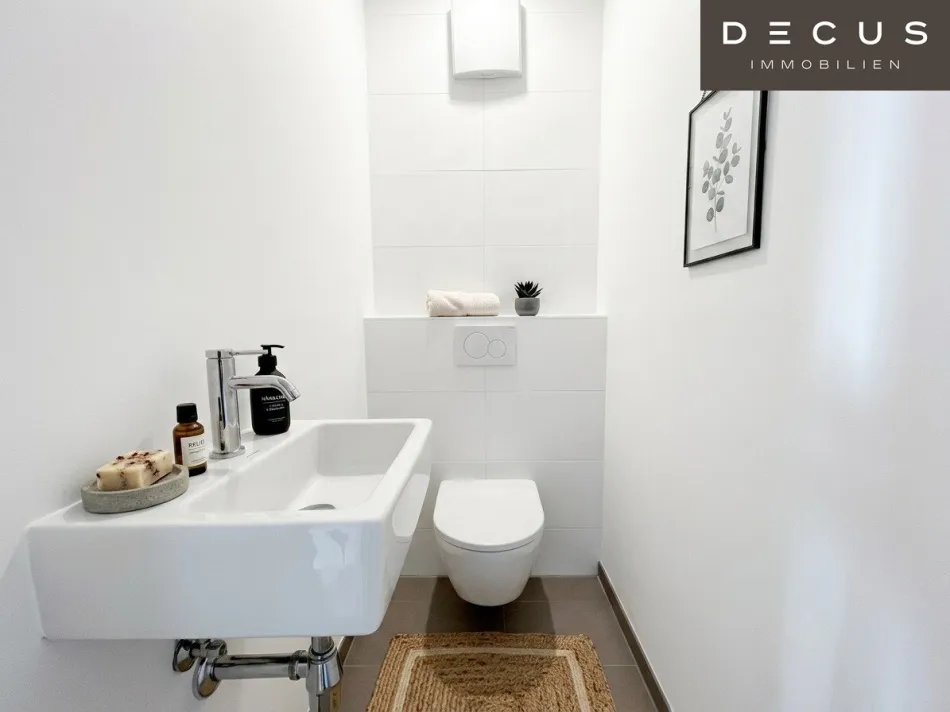 | TRAUMHAFTE DACHGESCHOSS-MAISONETTE | PENTHOUSE | ERSTBEZUG | 5 ZIMMER | LICHTDURCHFLUTET | LIFTZUGANG IN DIE 1. ETAGE | 2 FREIFLÄCHEN | TOP LAGE - Bild