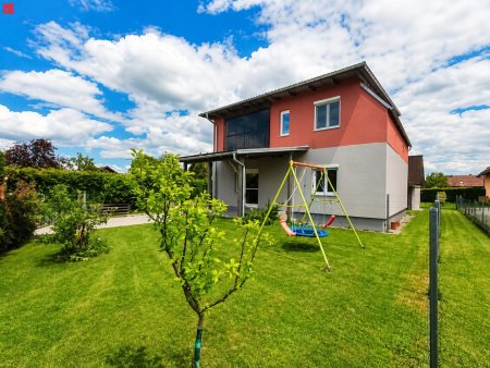 Charmantes Zuhause mit 4 Schlafzimmern, Garten und Abendsonnenterrasse