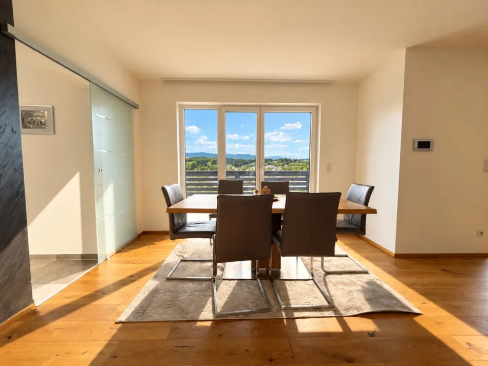 Exklusives Einfamilienhaus mit Panoramablick, Pool & moderner Architektur! - Bild