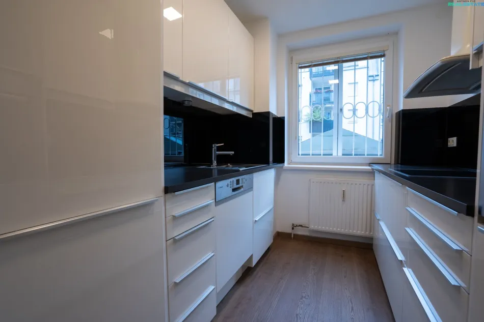 Modernisierte 2-Zimmer-Wohnung mit Lift und Einbauküche in 1100 Wien - Bild