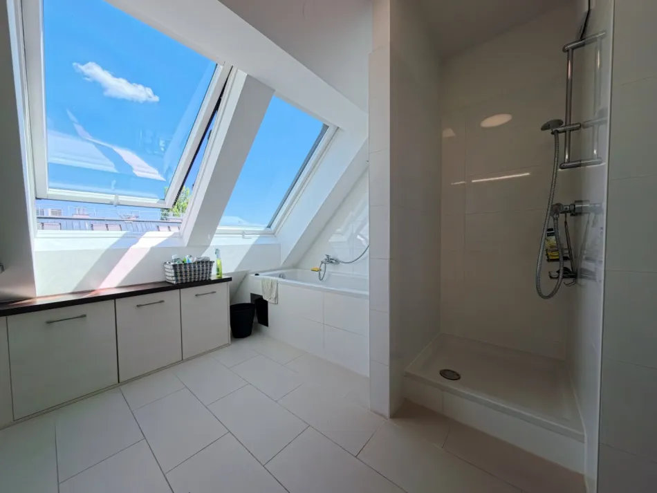 Exklusive Maisonette mit toller Terrasse & Grünblick - Bild