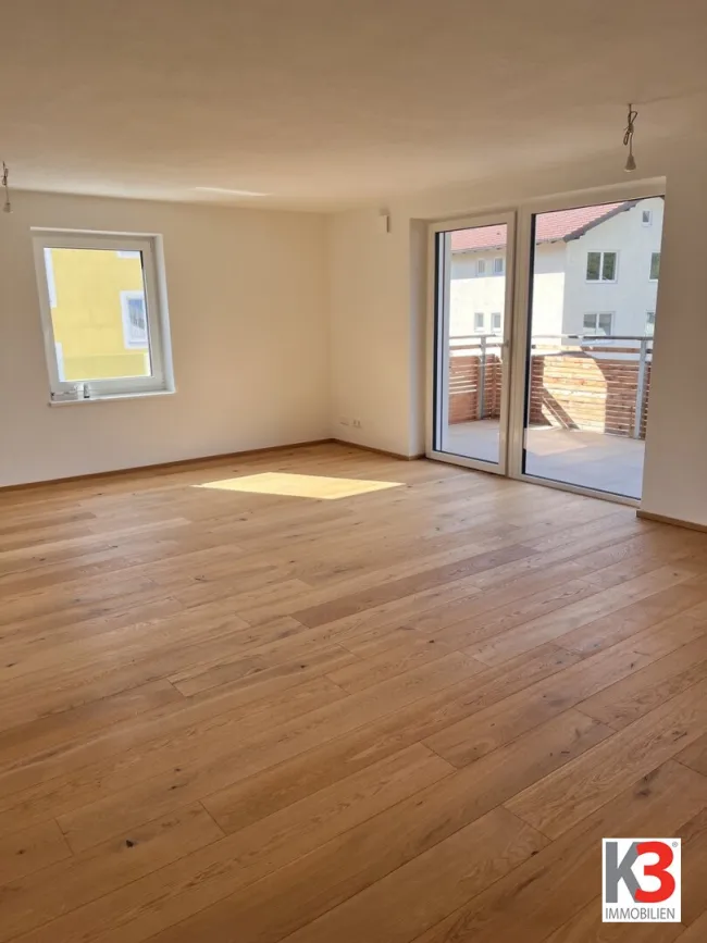 K3 - Neubau-3-Zi-Wohnung mit 2 Balkone, 2 Bäder, 2 Parkplätze und Panoramablick - Bild