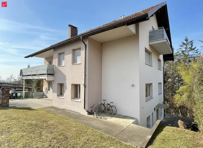 Grün-Liebhaber aufgepasst: Lichtdurchflutete Wohnung mit Terrasse! - Titelbild