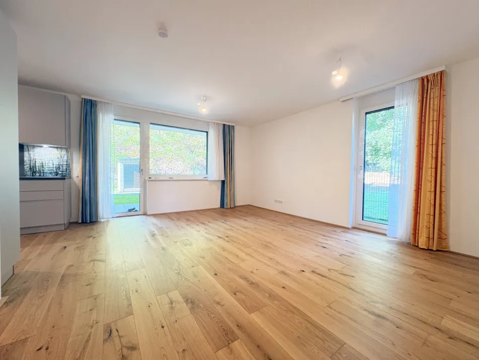 Ihr neues Zuhause + Eigengarten+ Outdoor-Gemeinschaftspool, der Lieblingsplatz der Familie - Bild