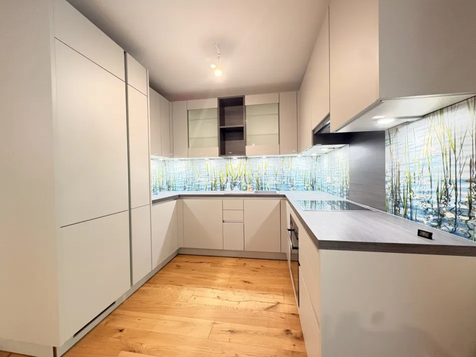 Ihr neues Zuhause + Eigengarten+ Outdoor-Gemeinschaftspool, der Lieblingsplatz der Familie - Bild