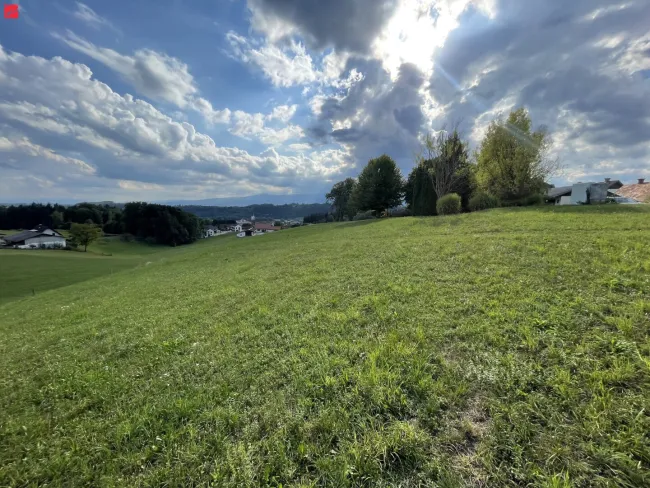 Bauen Sie, bauen Sie! Baugrund mit attraktiver Aussicht - Bild