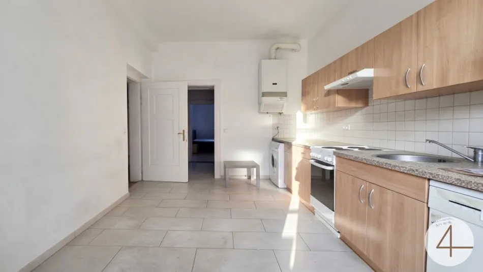 Rarität in Krems: Charmante 3-Zimmer-Stilaltbauwohnung mit Balkon & Lift – nähe Stadtpark - Bild