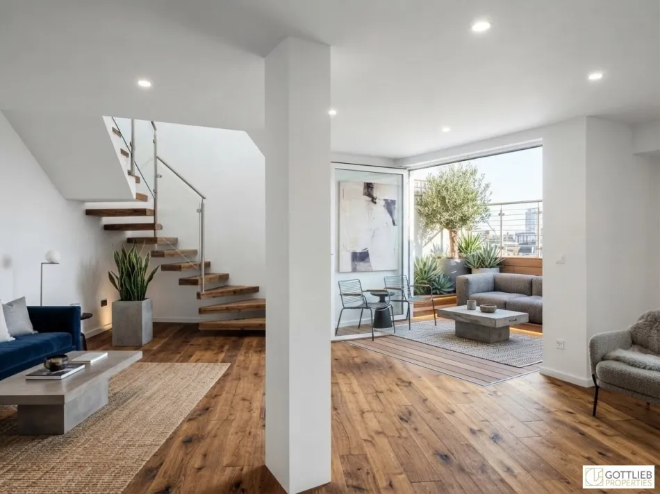 U-Bahn-Nähe U3 und U6! Hochwertige 3-Zimmer-Dachgeschoss-Wohnung mit Südterrasse in generalsaniertem Gründerzeithaus - Titelbild