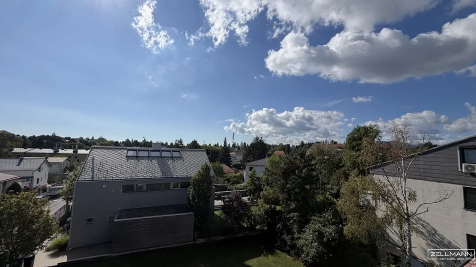 Platz zum Leben – Einfamilienhaus mit Garten und Garage | ZELLMANN IMMOBILIEN - Bild