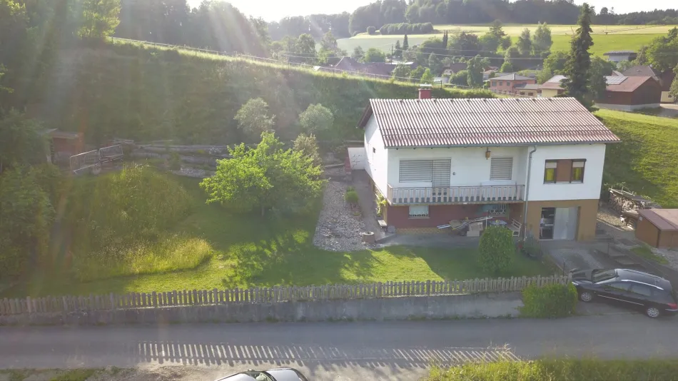 Haus in Redlham, 4 Zimmer, Balkon, Garage – Ihr Renovierungsprojekt zum Top-Preis! - Titelbild