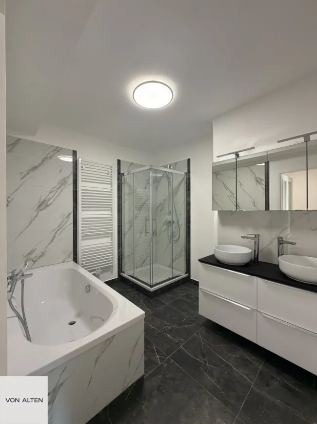 Helle 3-Zimmer-Wohnung im 4. Liftstock mit ca. 111m² Wohnfläche - Bild