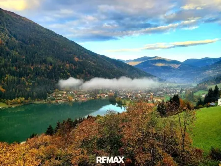 Seeblick im Herbst