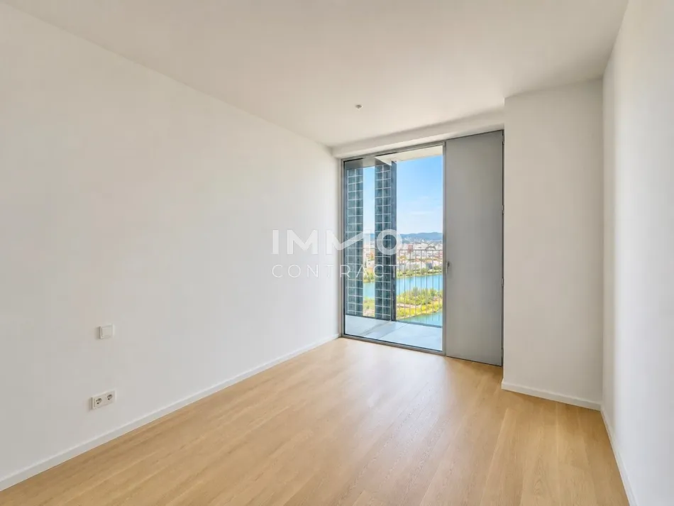 Skyline Serenity – 2-Zimmer-Residence im DC2 Tower mit 15 m² Loggia und Weitblick bis Kahlenberg & Leopoldsberg - Bild