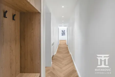 Heller Vorraum mit Garderobe – Ferienwohnung in Mallnitz kaufen