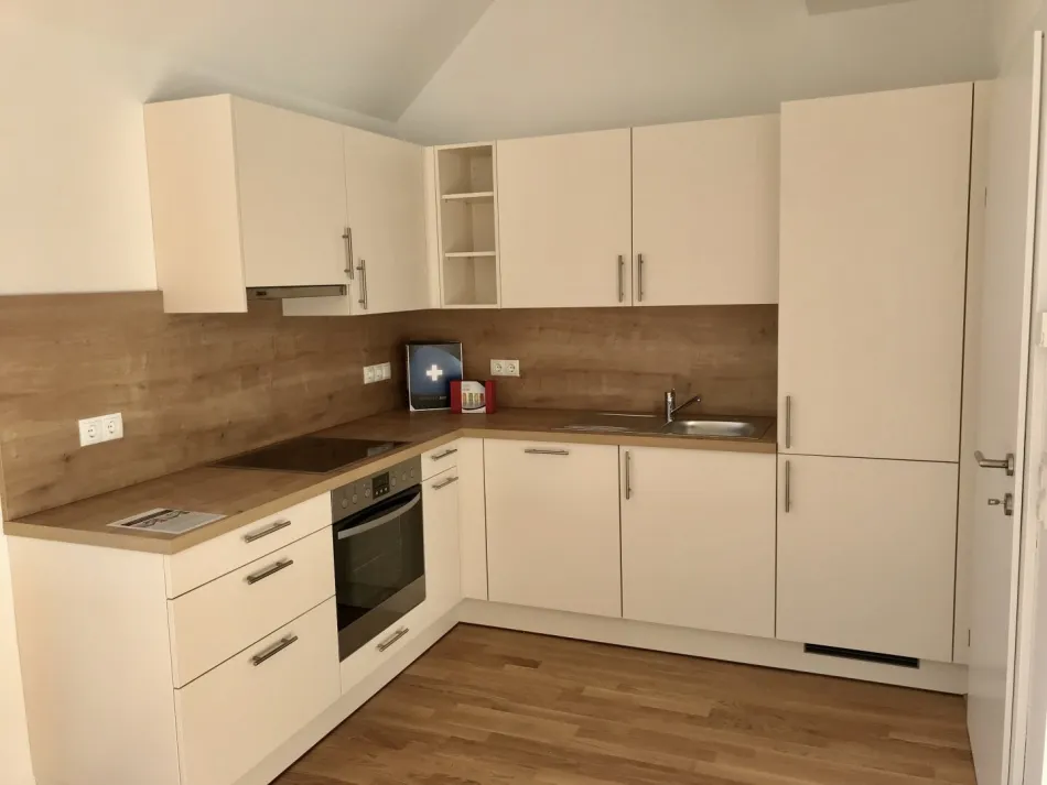 Charmante 3-Zimmer-Wohnung mit Galerie in begehrter Lage von Salzburg-Herrnau - Titelbild