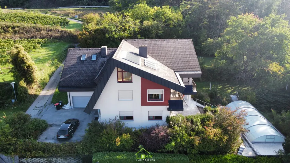 TOP AUSSICHTSLAGE - großzügige Liegenschaft mit großem Garten und Pool - Titelbild