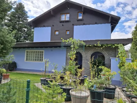 Haus vom Garten aus