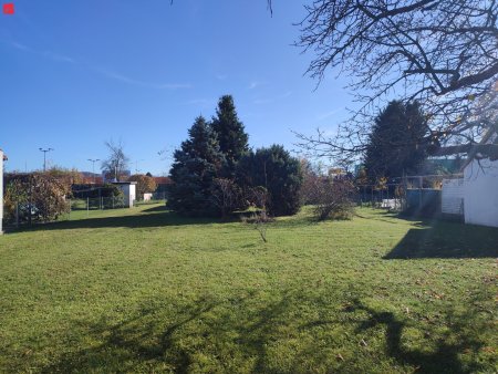 Ebener Baugrund mit bester Infrastruktur!
