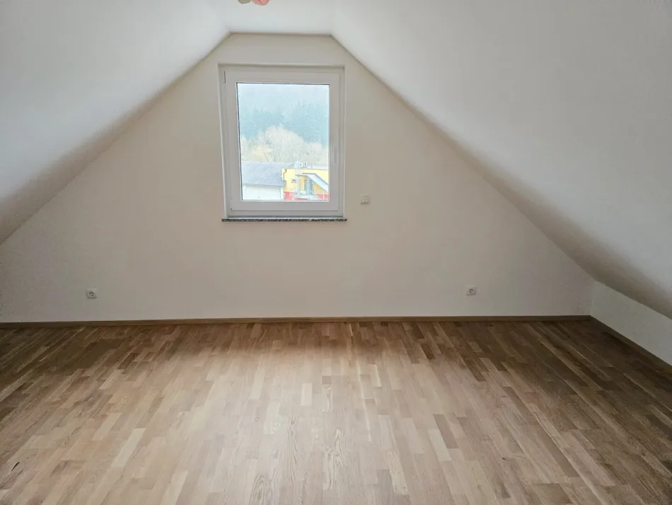 Sonnige 2 Zimmer Wohnung mit Wohnküche - Bild