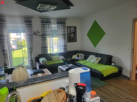 Gelungener Wohntraum mit Garten und Pool