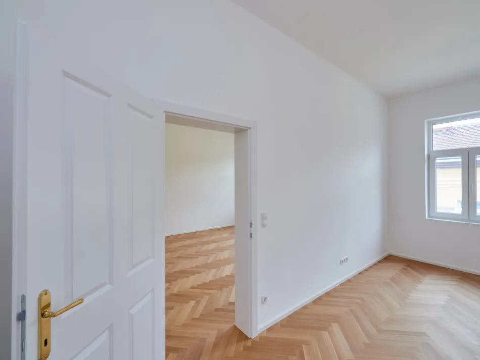NEUWERTIG, ZENTRAL & RUHIG - MODERNE 3-ZIMMER-WOHNUNG MIT BALKON NÄHE NESTROYPLATZ - Bild