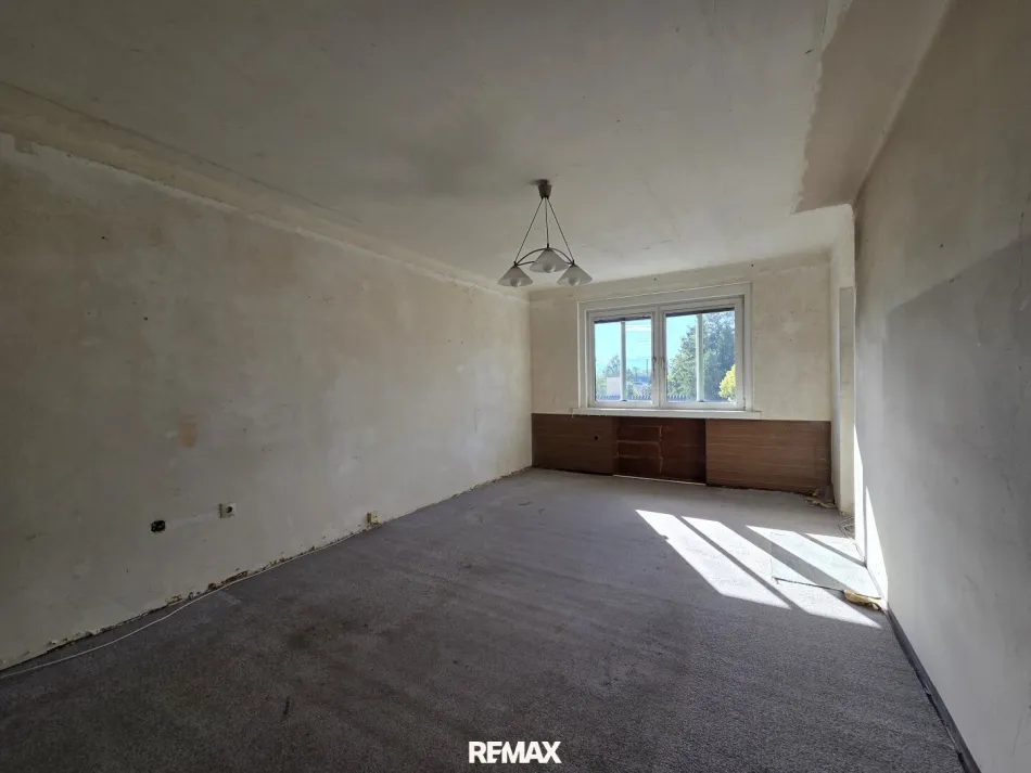 Zentrumsnahe 2-Zimmer-Eigentumswohnung mit Balkon und Gestaltungspotenzial - Bild