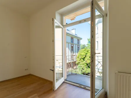 Schlafzimmer mit Loggia