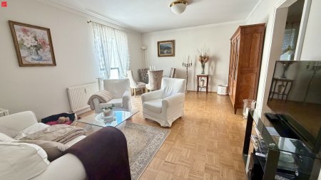 Ruhige 3 Zimmer Wohnung mit Tiefgaragenstellplatz