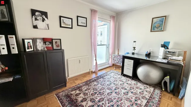 Ruhige 3 Zimmer Wohnung mit Tiefgaragenstellplatz - Bild