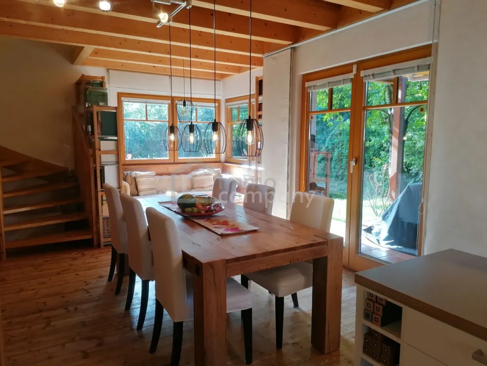 Modernes Öko-Fertigteilhaus mit großem Grundstück, PV-Anlage, Luftwärmepumpe & idyllischem Garten in Markt Piesting - Bild
